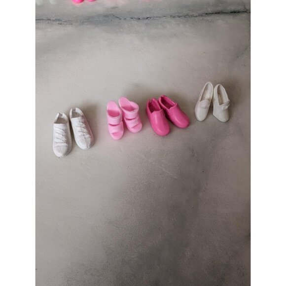 Lot of Vintage Barbie Shoes - Picture 3 of 4